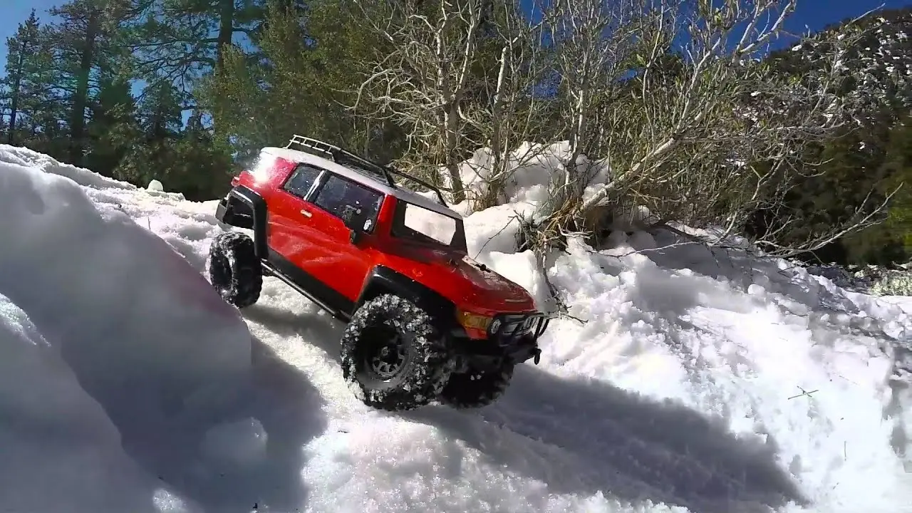 Venture FJ Cruiser თოვლში, სამხრეთ კალიფორნიაში